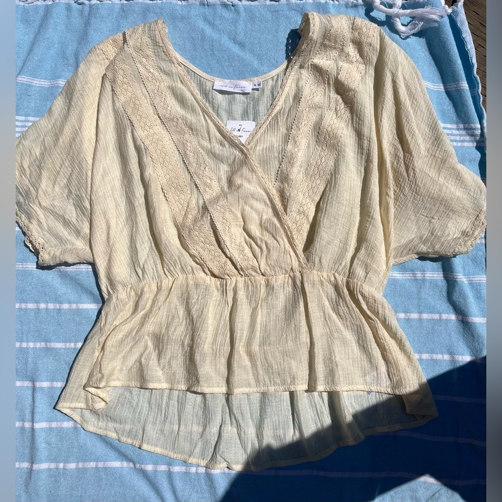 All in  Favor Nordstrom blouse. NEW with Tags.